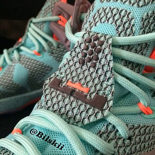 lebron-12-tongue