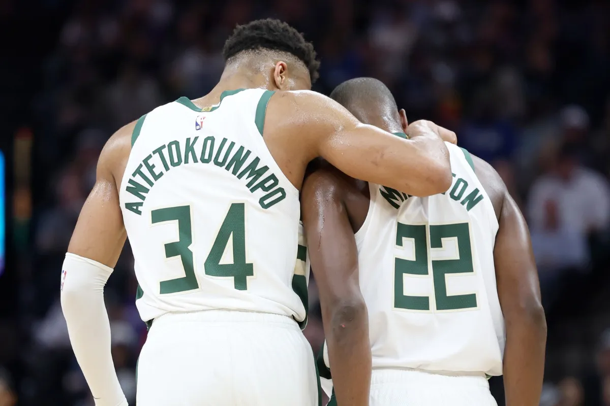 Giannis Antetokounmpo et Khris Middleton