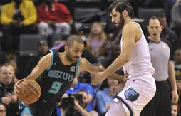 Les Hornets “coupent” Tony Parker