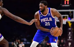 Joel Embiid répond aux critiques de son idole Hakeem Olajuwon