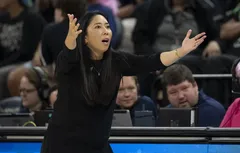 La coach des Valkyries en colère contre l’arbitrage