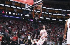Les Rockets ne font qu’une bouchée d’affligeants Cavaliers