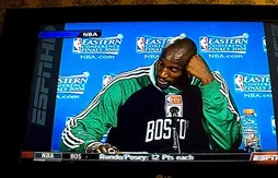 Kevin Garnett passe sur le billard