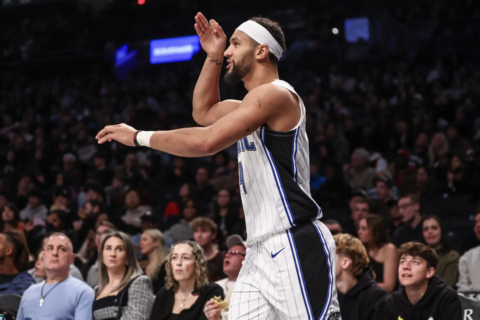 Jalen Suggs flopping