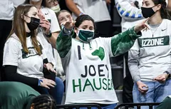 Le frère de Sam Hauser décroche une invitation au camp des Hawks