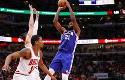 Dans la douleur, Philadelphie s’en sort contre Chicago