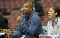 Tariq Abdul-Wahad contre Michael Jordan