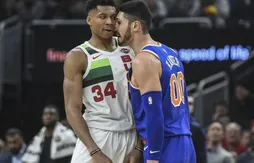 Enes Kanter et Giannis Antetokounmpo se chauffent