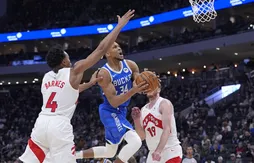 Le duo Giannis Antetokounmpo – Damian Lillard fait encore des dégâts