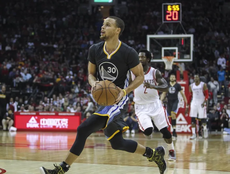 Under Armour prolonge Stephen Curry jusqu'en 2024 !
