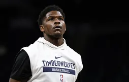 Anthony Edwards veut “réparer ses erreurs” avec un don à un collectif LGBTQ+