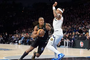 Les Wolves d’un immense Ayo Dosunmu font le break malgré deux graves blessures !