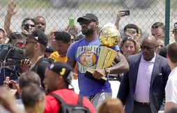 LeBron James toujours pas pressé de prolonger…