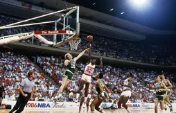 Le 8 juin 1986, Larry Bird atteint le sommet de sa carrière avec un troisième titre de champion NBA