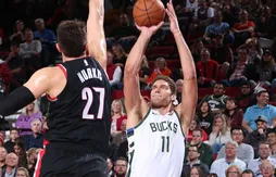 Défendre sur Brook Lopez, un casse-tête pour Steven Adams ?
