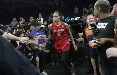 Un retour à Phoenix victorieux, et émouvant, pour Brittney Griner