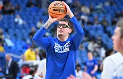 Surnommé “Cream Abdul-Jabbar”, Robbie Avila hésite entre les Lakers… et un retour en NCAA
