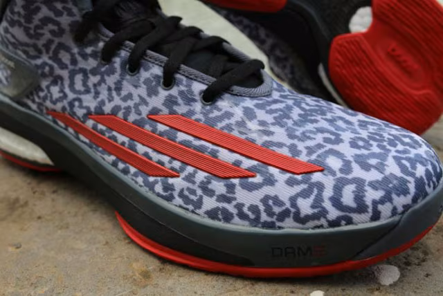 adidas-crazylight-boost-4-white-black-red-leopard-03