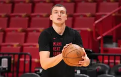 Tyler Herro : “Je vais créer le fan club de Nikola Jovic !”