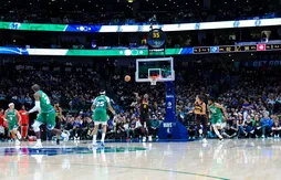 Les Hawks fêtent leur 11e succès de suite avec un tir venu d’ailleurs