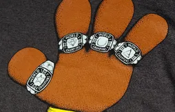 Rupture de stocks pour le T-Shirt Spécial Puppets de Kobe Bryant