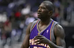 Les Suns passent 152 points aux Wolves