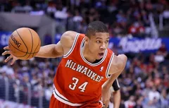Giannis Antetokounmpo : “Le basket emprunte une voie où les postes n’existeront plus”