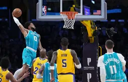 Les Lakers touchent le fond face aux Hornets