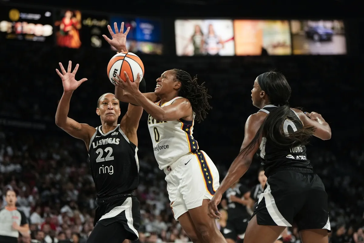 Kelsey Mitchell fonce vers le record de points d'A'ja Wilson