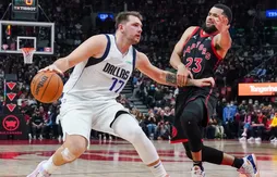 Les Mavericks lancent leur saison à Toronto