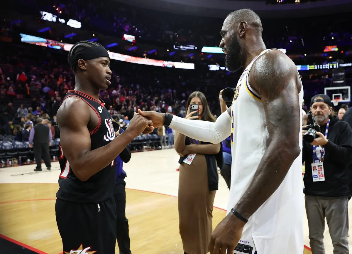 LeBron James s'attend à ce que VJ Edgecombe devienne un défenseur d'élite
