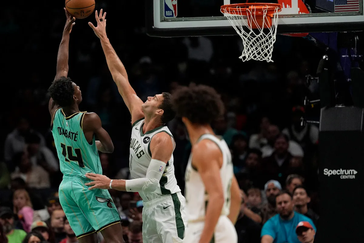 Moussa Diabate avec les Hornets