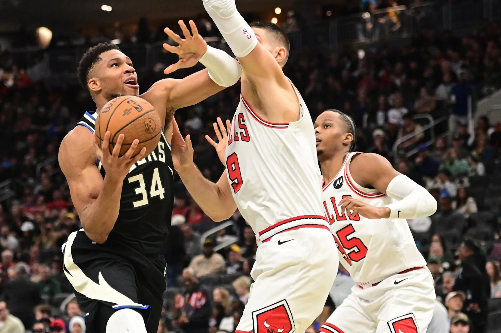 giannis bucks bulls