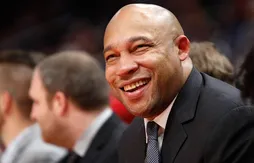 Darvin Ham et Mike Brown en discussion avec les Clippers