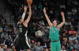 À l’aide d’un logiciel, Brook Lopez a amélioré son tir