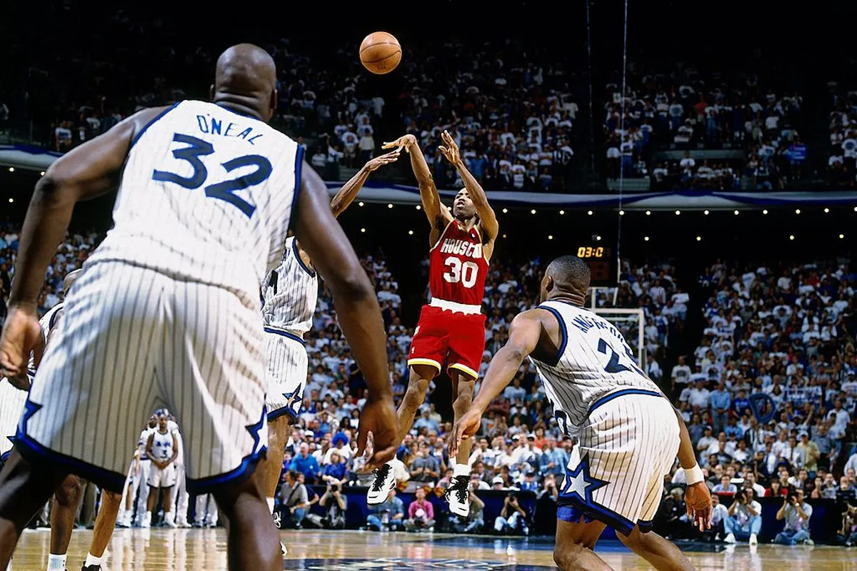 Le 7 juin 1995, les Rockets remportent un mémorable Game 1 des Finals contre le Magic