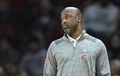 Greg Buckner rejoint aussi le banc des Bucks