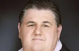 Pierre Ménès : “Magic Johnson est mon idole absolue, tous sports confondus”