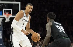 Défendre sur Wemby reste un casse-tête pour les Wolves