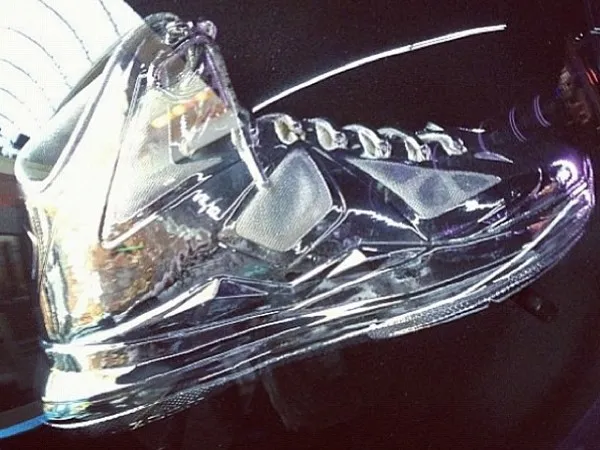 nike-lebron-10-pe-allstar-chrome-1-01