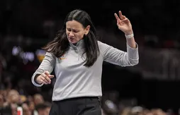 Sandy Brondello suspendue un match par la WNBA après son commentaire sur Angel Reese