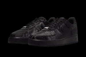Une Air Force 1 « Triple Black » version Kobe disponible en France !