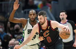 Kevin Love et les Cavs s’offrent facilement le champion en titre !