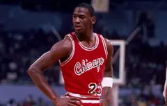 Une carte signée de Michael Jordan vendue 2.5 millions de dollars