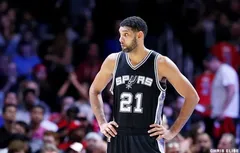 Double double en carrière : Tim Duncan dépasse Karl Malone