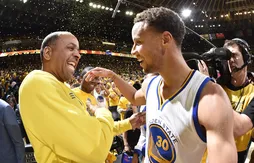 Comment Stephen Curry a modifié sa mécanique de tir, après le lycée, sur les conseils de son père