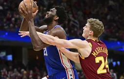 À distance, Joel Embiid (44 points) répond à Nikola Jokic pour repousser les Cavaliers