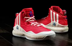 Adidas : deux nouveaux coloris pour la J Wall 1