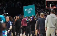 Dans une ambiance dingue, les Hornets ont « protégé leur ruche »