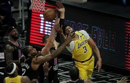 Neuf minutes et puis s’en va : Anthony Davis touché au dos